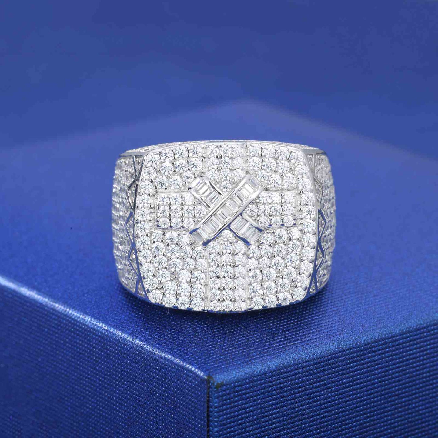 S925 Moisanite Cross Signet Ring