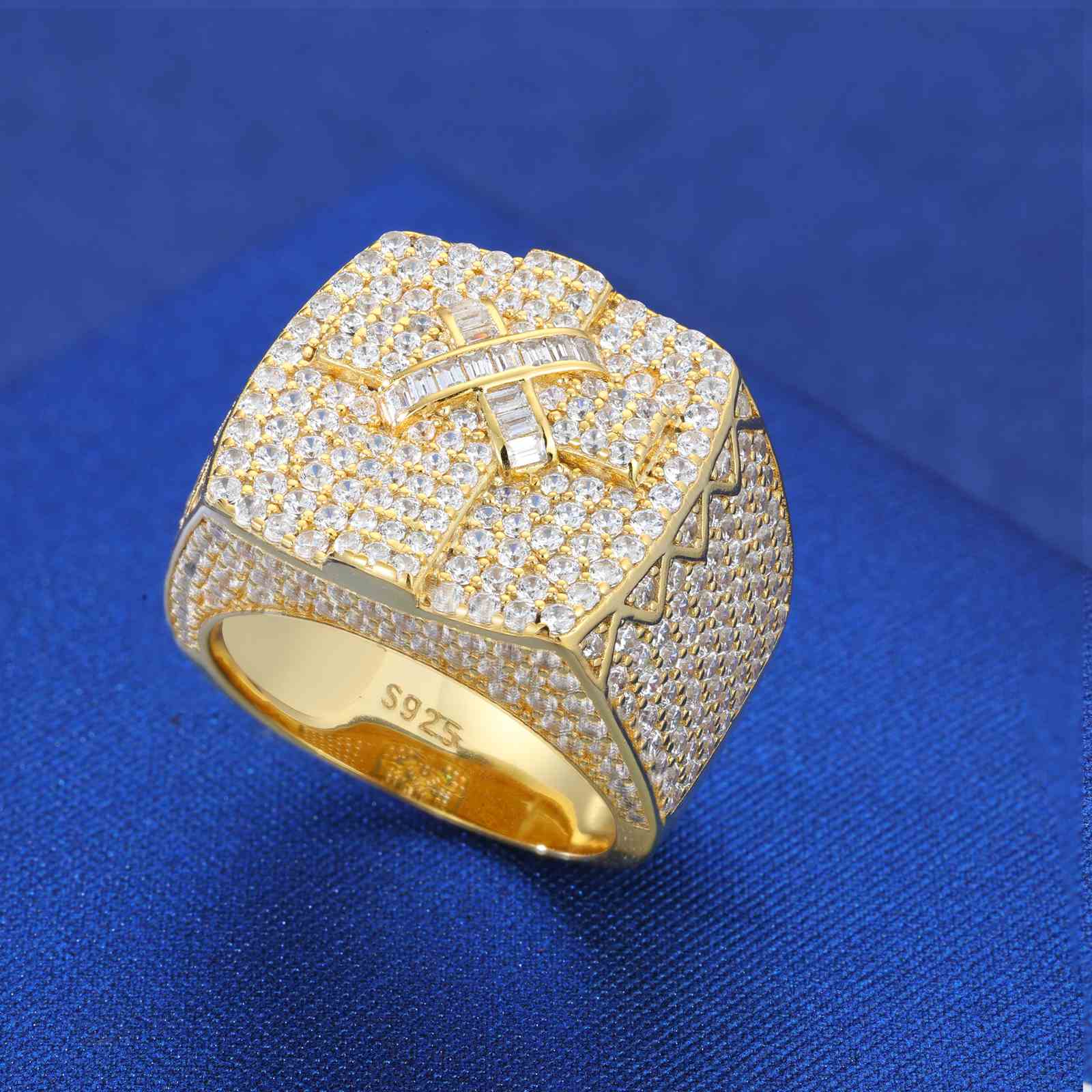 S925 Moisanite Cross Signet Ring