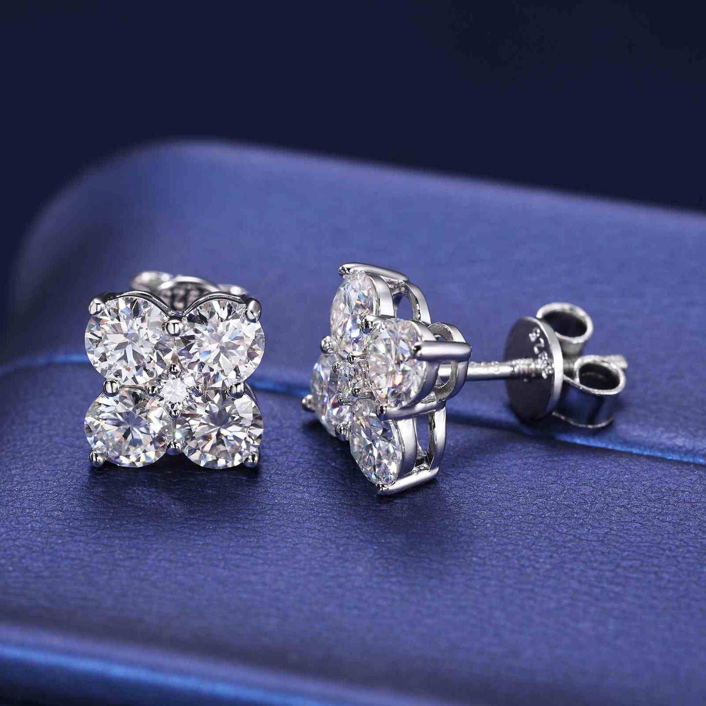 2mm-5mm 1 Row Moissanite Huggie Hoop Earrings